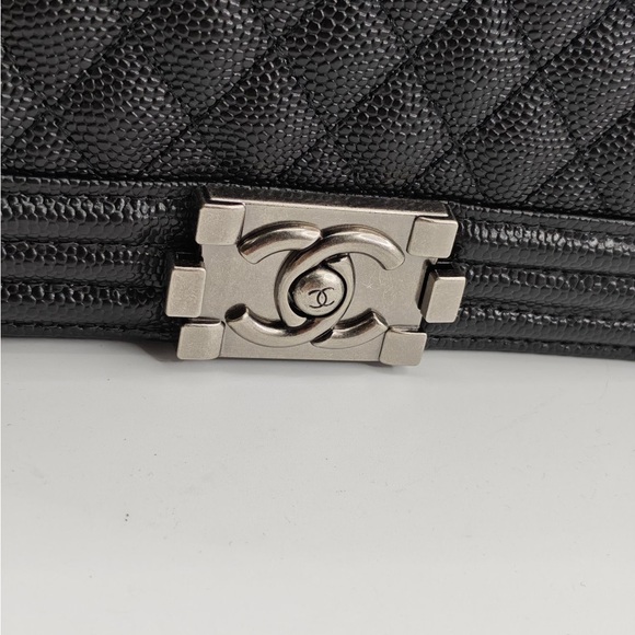 CHANEL Black Quilted Leather Boy Flap Shoulder Bag with Silver Hardware - Picture 3 of 9